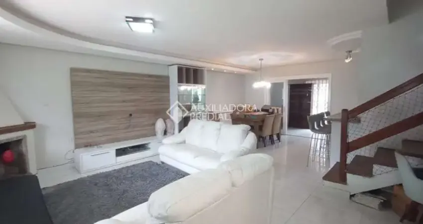 Casa com 3 quartos à venda na Rua Corticeira, 431, Hípica, Porto Alegre