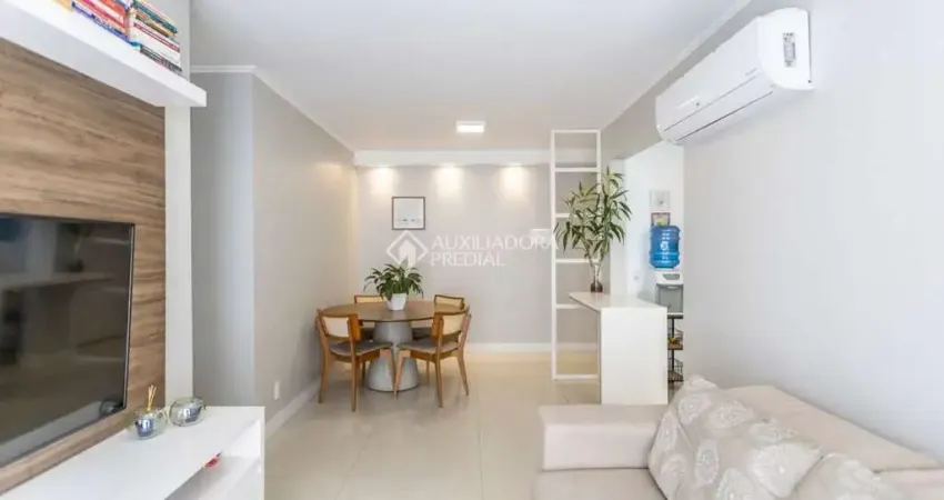 Apartamento com 3 quartos à venda na Avenida da Cavalhada, 3559, Cavalhada, Porto Alegre