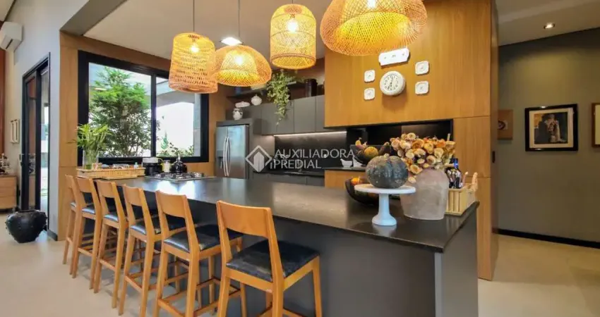 Casa em condomínio fechado com 3 quartos à venda na Estrada das Três Meninas, 1501, Vila Nova, Porto Alegre