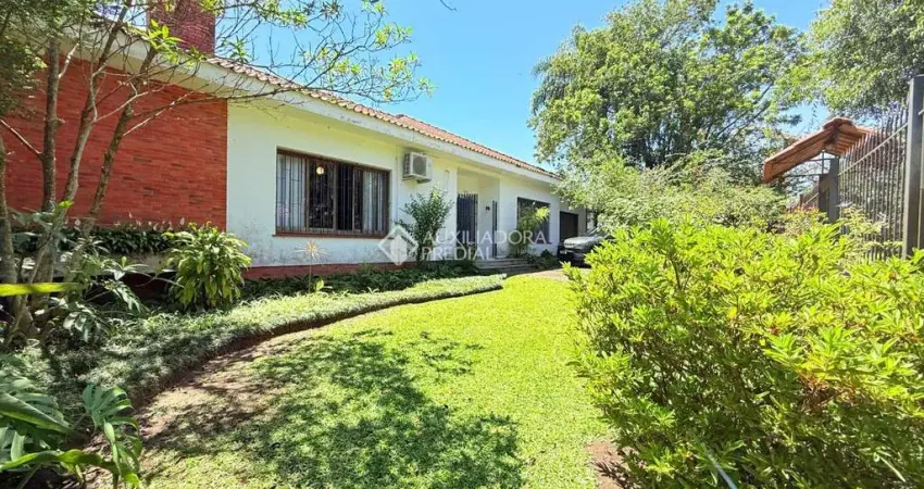 Casa com 3 quartos à venda na Avenida Pereira Passos, 510, Vila Assunção, Porto Alegre