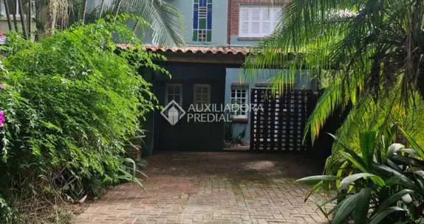 Casa em condomínio fechado com 3 quartos à venda na Rua dos Guaranis, 154, Espírito Santo, Porto Alegre