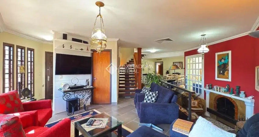 Casa em condomínio fechado com 4 quartos à venda na Rua Paulo Derly Strehl, 30, Espírito Santo, Porto Alegre