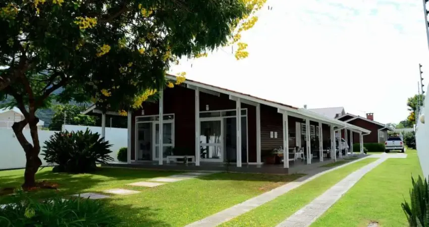 Casa com 4 quartos à venda na Largo Hippólito do Valle Pereira, 281, Lagoa da Conceição, Florianópolis