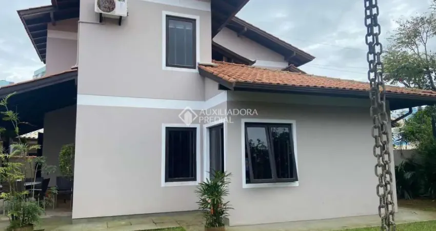 Casa com 3 quartos à venda na Rua Itapuã, 26, Itacorubi, Florianópolis