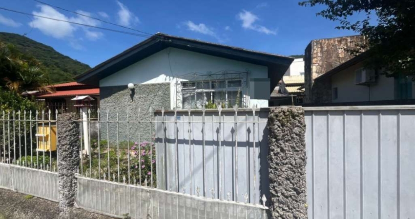 Casa com 3 quartos à venda na Ibatingui, 130, Monte Verde, Florianópolis