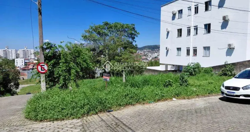 Terreno à venda na Rua Antônio João Vitor, 87, Serraria, São José