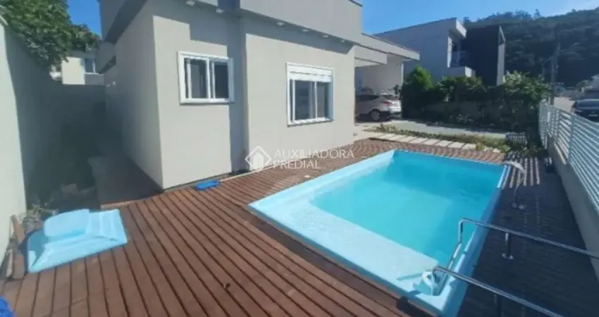 Casa em condomínio fechado com 3 quartos à venda na Rodovia Virgílio Várzea, 4690, Canasvieiras, Florianópolis