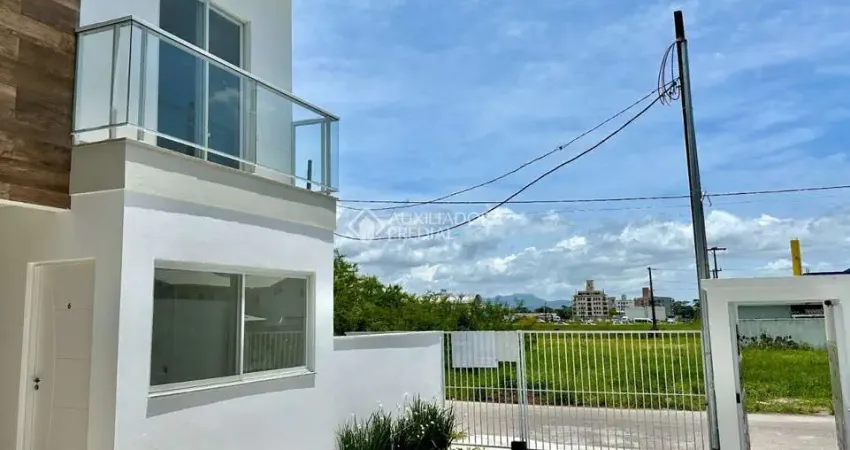 Casa em condomínio fechado com 2 quartos à venda na Rua Orlando João da Rosa, 121, Nova Palhoça, Palhoça