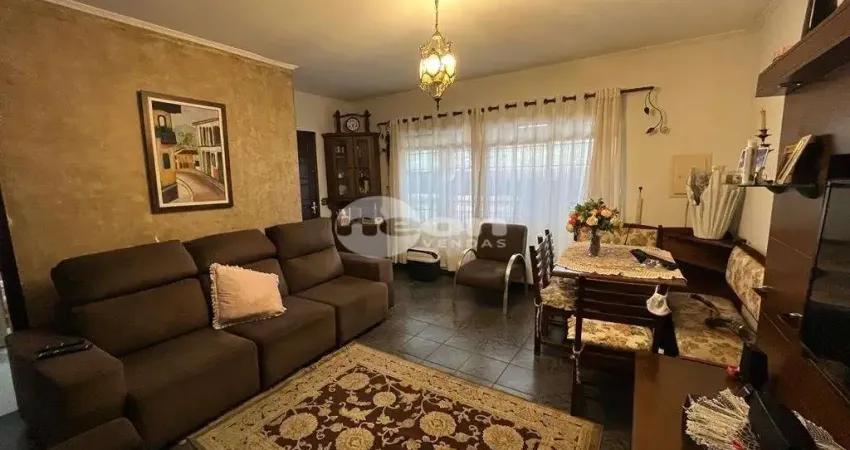 Casa com 3 quartos à venda na Rua Dom Fernando Mascarenhas, 58, Ferrazópolis, São Bernardo do Campo