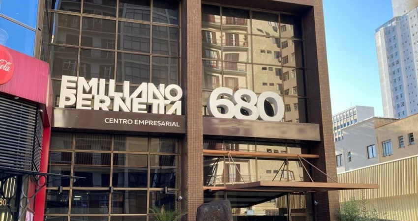 Sala comercial com 2 salas à venda na Rua Emiliano Perneta, 680, Centro, Curitiba