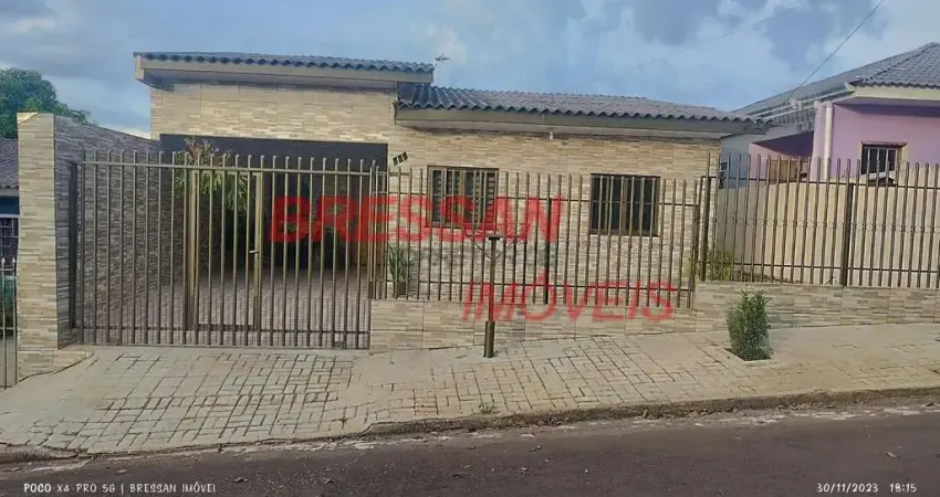 Belíssima.casa usada reformada  3 quartos Sala grande tv  Sala janta