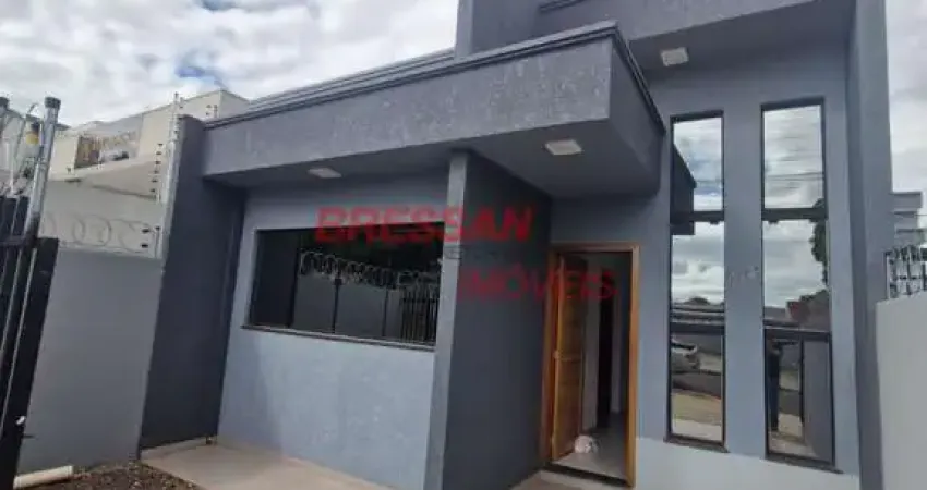 Casa nova de frente para rua no Jd Brasília com pé direito alto