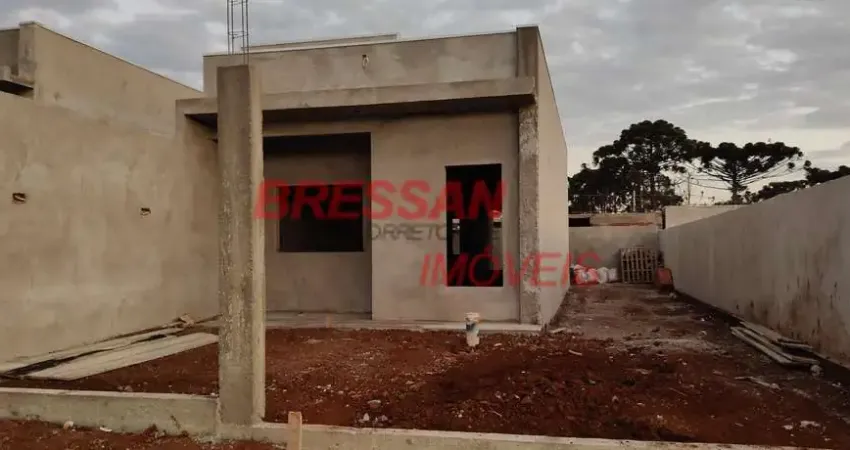 Vendo casa dois quartos sala cozinha e banheiro com a frente de 8 m