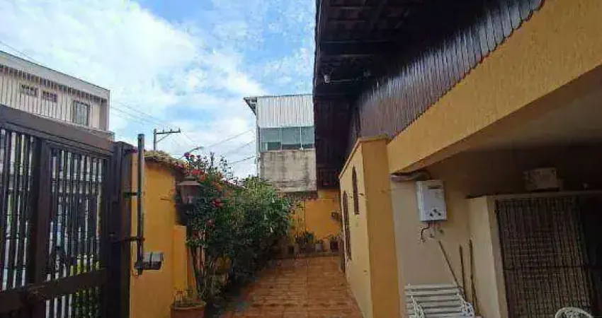 Localização privilegiada! casa 2 pavimentos | térreo no nível da rua | fácil acesso à marginal
