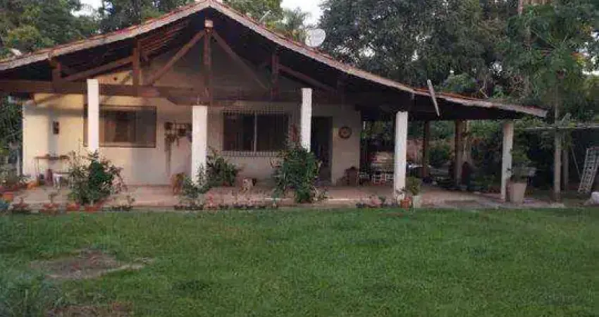 Chácara para Venda em Araçoiaba da Serra, Aparecida, 3 dormitórios, 1 suíte, 1 banheiro, 10 vagas
