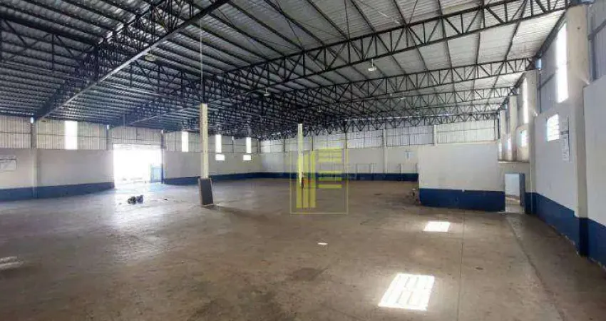 Barracão para locação com 2.000 m², com 5 docas, próximo a rodovia Whashington Luiz.