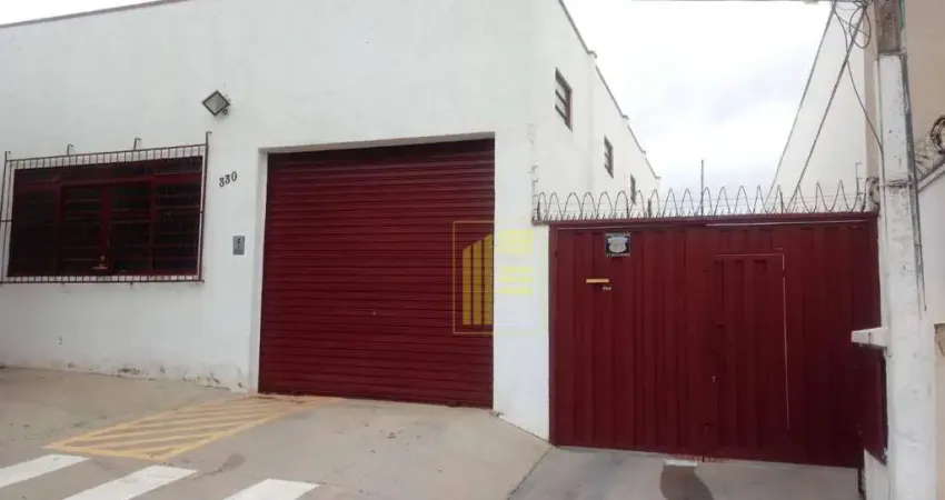 Salão comercial, com 100m², pé direito alto. R$2.200,00.