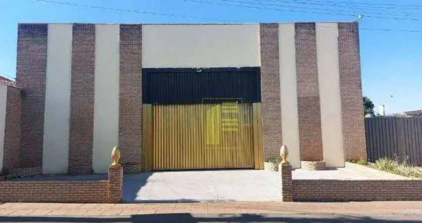 Salão para locação com 690 m² de construção próximo do Centro. Ideal para igreja. Excelente localização.
