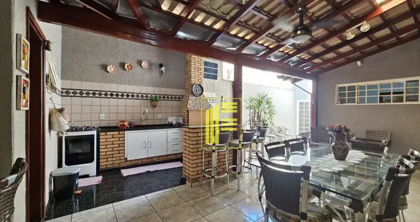 Casa para venda no Boa Vista com varanda gourmet, 04 dormitórios e garagem.