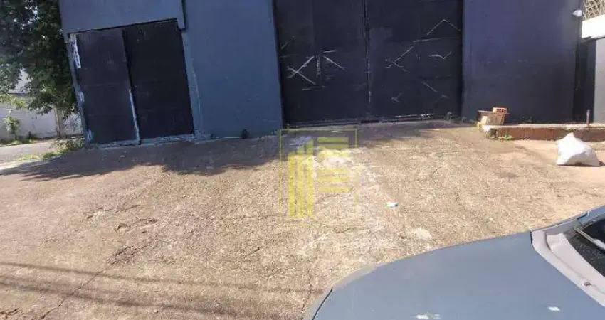 Salão comercial próximo a BR 153, com 200 m² para locação no Jardim Primavera.