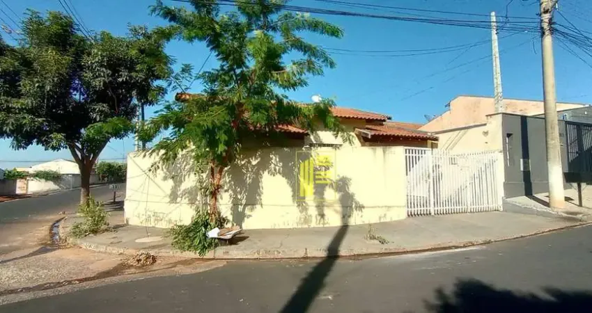 Casa para locação em Guapiaçu com 02 dormitórios e garagem.
