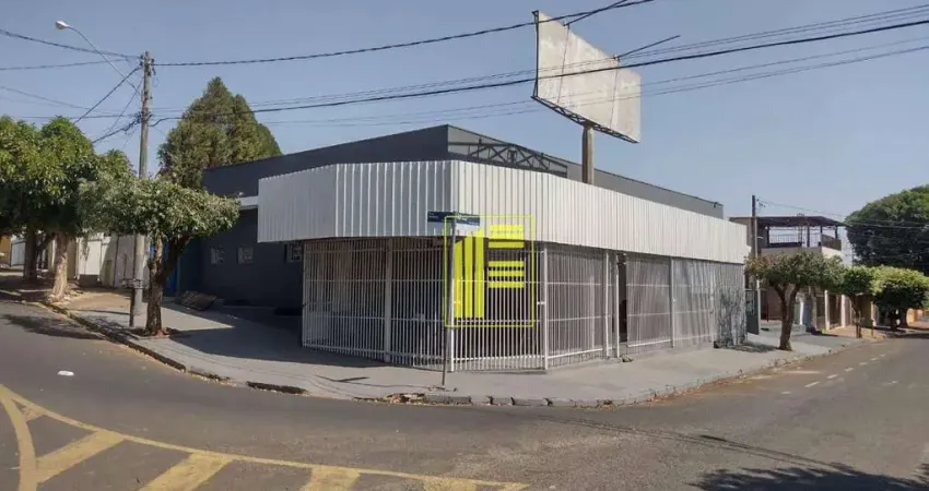 Salão com 288m² a venda com estrutura para apartamentos na parte superior! Próximo a Unesp!