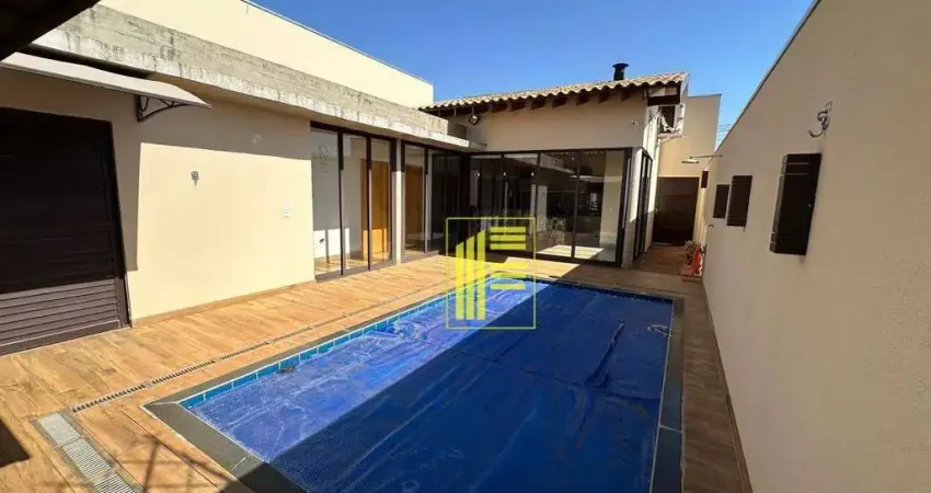 Casa terrea para venda com 03 dormitórios, 01 tipo apartamento, armários, piscina, climatizada, em Mirassol.