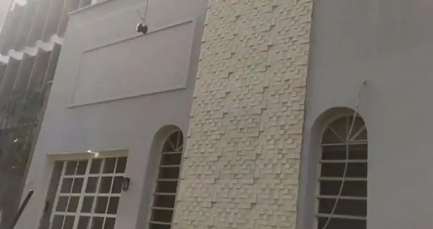 Salão Comercial para locação no Centro, próximo a Avenida Alberto Andaló.
