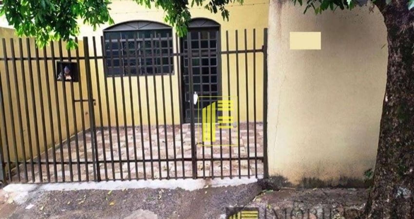 Casa para locação no Solo Sagrado com 02 quartos e 01 vaga.
