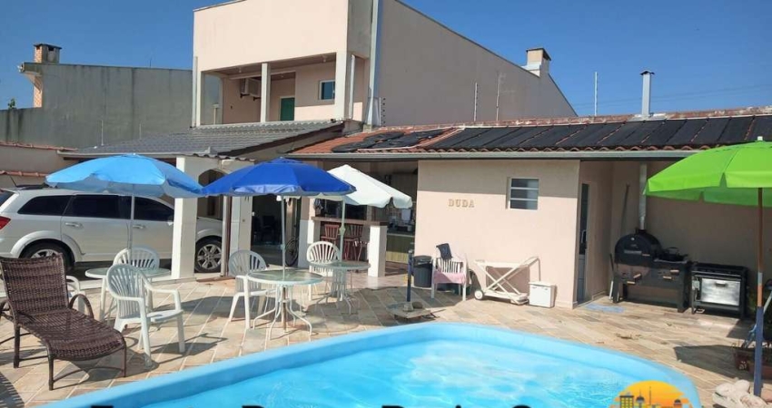 Casa Duplex de Alto Padrão à Venda na Quadra Mar em Matinhos por R$ 2.200.000,00!