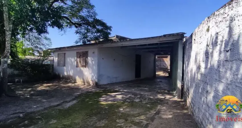Casa de Alvenaria com terreno de 252m2 - Perto do Mar -  Vende-se em Matinhos/PR