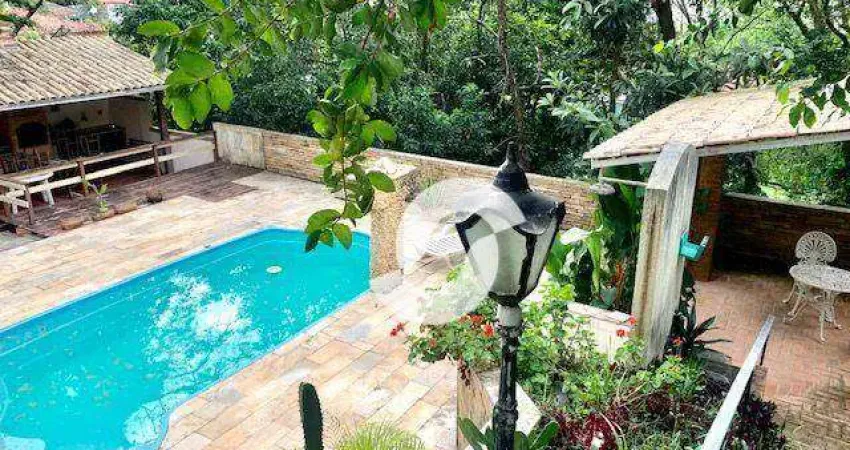 Casa com 4 dormitórios à venda, 255 m² por R$ 745.000,00 - Pendotiba - Niterói/RJ