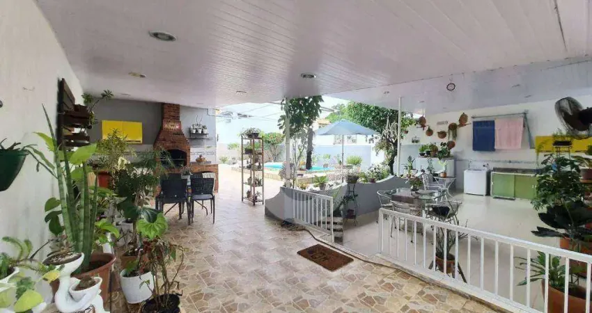 Casa com 3 dormitórios à venda, 362 m² por R$ 490.000,00 - Mutuaguaçu - São Gonçalo/RJ