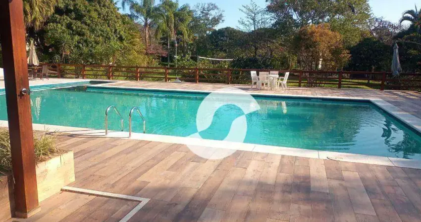 Residência localizada no condomínio Vila Remanso Verde, no bairro de Pendotiba