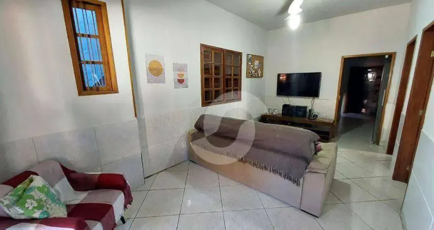 Casa com 3 dormitórios à venda, 360 m² por R$ 299.000,00 - Santa Catarina - São Gonçalo/RJ