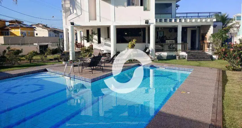 Linda casa, 4 dormitórios à 100m da praia, 480 m² por R$ 3.700.000,00 - Camboinhas - Niterói/RJ