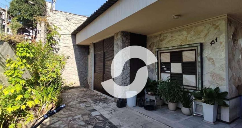 Casa à venda, 212 m² por R$ 450.000,00 - Largo do Barradas - Niterói/RJ