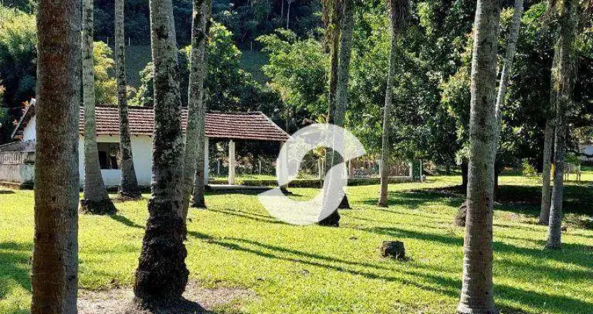Sítio, 3 dormitórios, casa de caseiro 3 quartos, venda, 80550 m² por R$ 890.000 - Vale Das Pedrinhas - Guapimirim/RJ