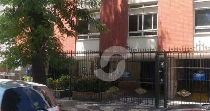 Apartamento dois dormitórios na esquina do Campo São Bento!
