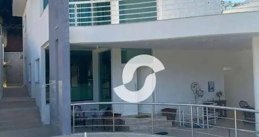 Casa com 4 dormitórios, 4 suítes à venda, 349 m² por R$ 990.000 - Niterói/RJ