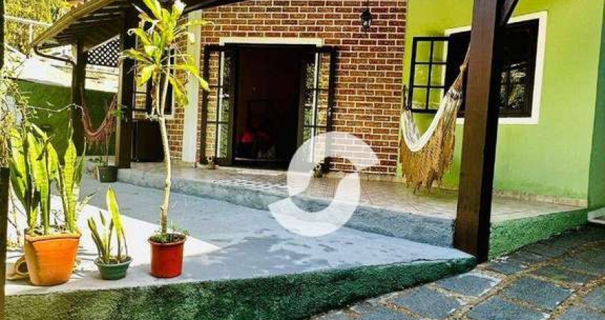 Casa com 4 dormitórios à venda, 220 m² por R$ 800.000,00 - Mata Paca - Niterói/RJ