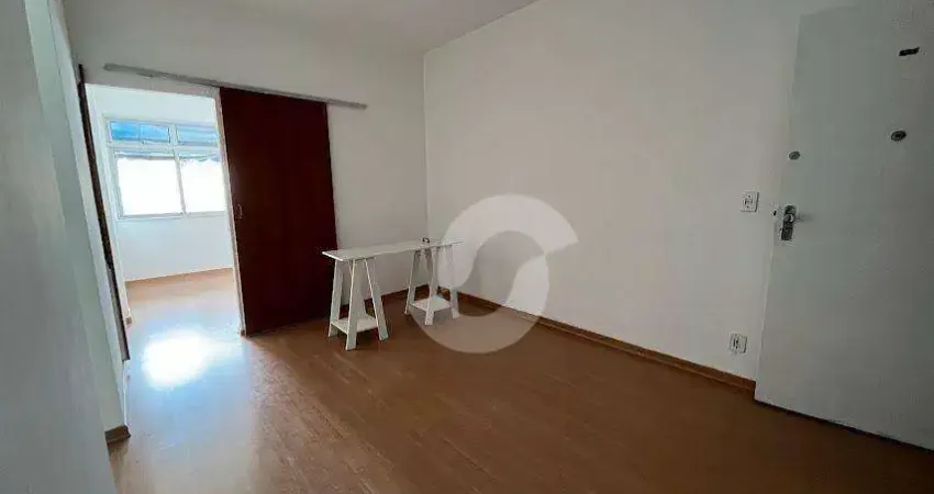 Oportunidade de investimento! Quarto e sala no verdadeiro ponto de Icaraí! A passos de TUDO! 43m² R$310.000 - Icaraí - Niterói/RJ