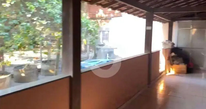 Itaboraí boa casa linear, com sala, 3 quartos, sendo 1 suíte, 1 banheiro social, copa cozinha, uma boa varanda na frente, vaga de garagem