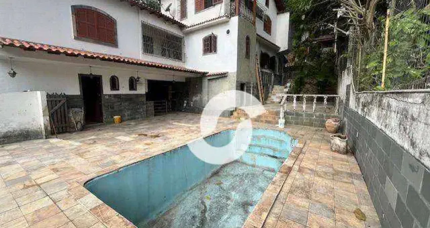 Casa espaçosa com 4 Quartos à venda, 182 m² por R$ 750.000 - São Francisco - Niterói/RJ