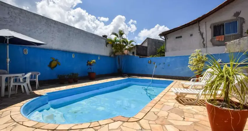 Casa linear com piscina, próximo às melhores praias da RO