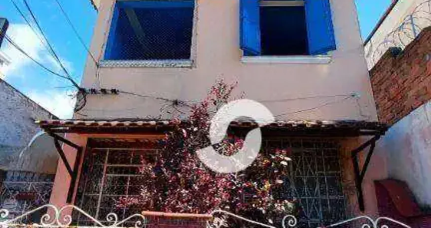 Excelente casa no Centro de Niterói com 4 quartos podendo ser dividida em 2 casas. R$ 530.000