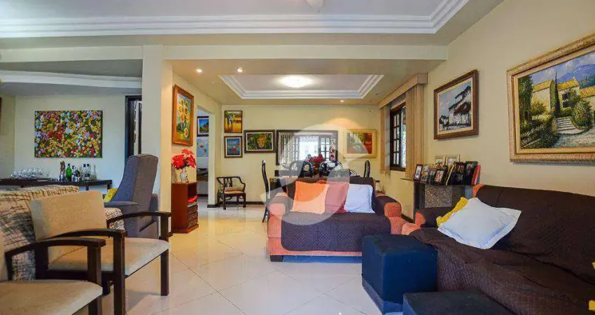 Casa com lazer em Condomínio de Luxo em Piratininga