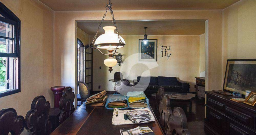 Casa de 2 andares em Icaraí, 3 dormitórios à venda, 160 m² por R$ 1.300.000
