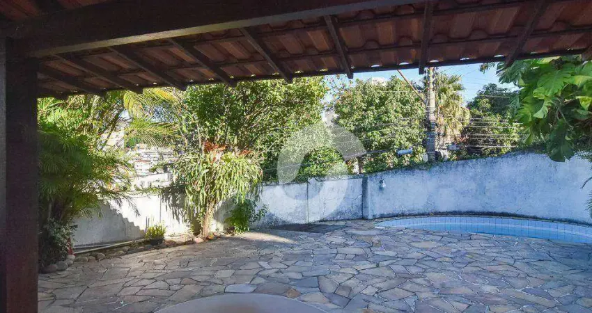 Casa de 2 andares em Icaraí, 3 quartos à venda, 160 m² por R$ 990.000,