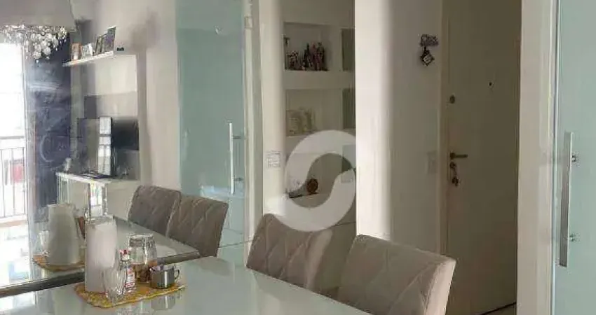 Excelente oportunidade no Condomínio Mérito Barreto! Apartamento de frente, totalmente mobiliado, com acabamento em porcelanato em todos os cômodos. C